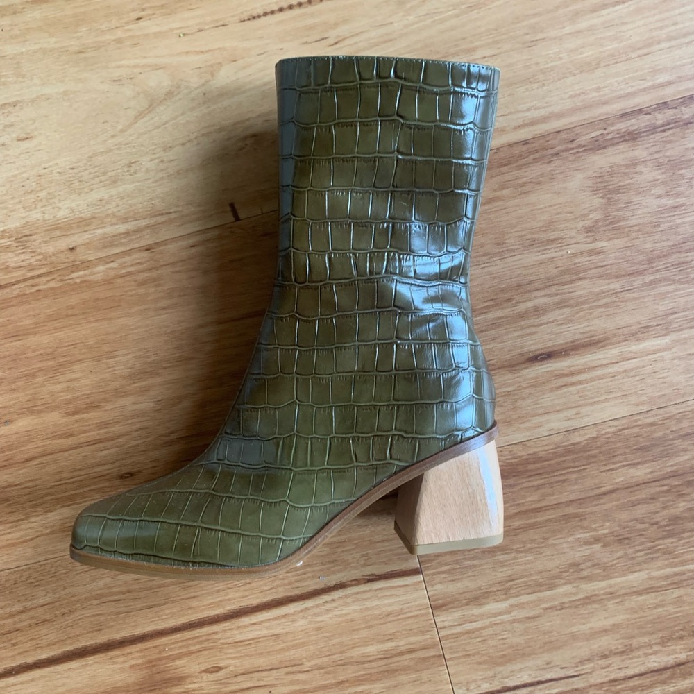 Paloma Wool Embossed Leather Green Leather Boots Square Toe Box Heel Zip Closure - Picture 3 of 5